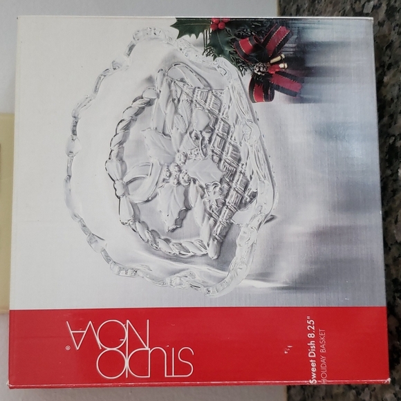 STUDIO NOVA Holiday Dish - Picture 1 of 4
